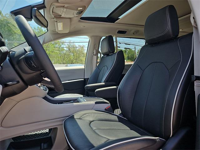 new 2024 Chrysler Pacifica car, priced at $41,307