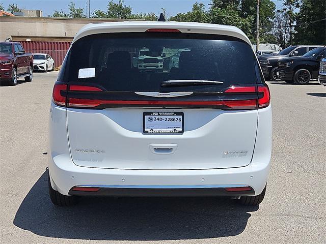 new 2024 Chrysler Pacifica car, priced at $45,307