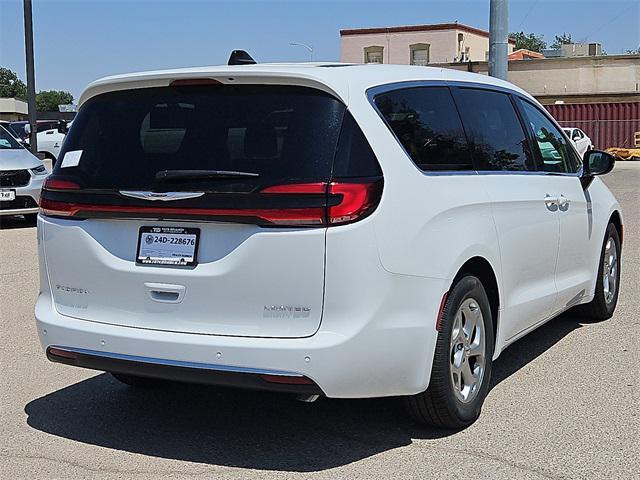 new 2024 Chrysler Pacifica car, priced at $45,307