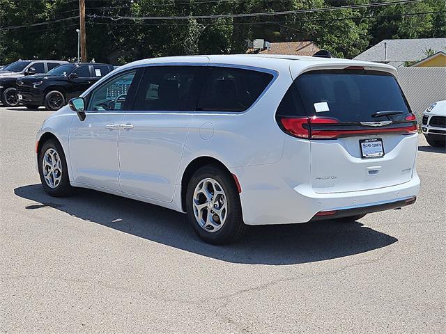 new 2024 Chrysler Pacifica car, priced at $45,307