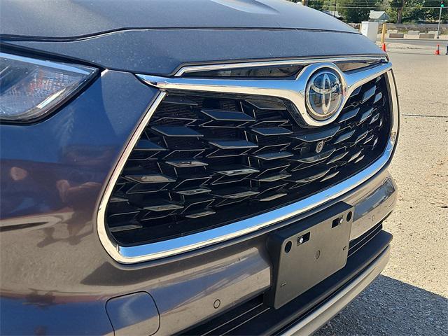 used 2021 Toyota Highlander Hybrid car, priced at $41,558