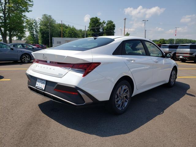 new 2024 Hyundai Elantra HEV car, priced at $27,465