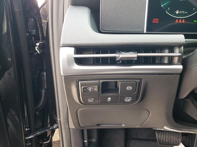 new 2026 Hyundai TUCSON Hybrid car, priced at $37,145