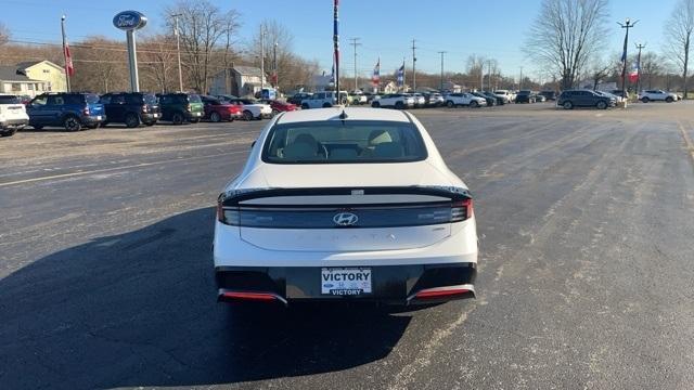 new 2024 Hyundai Sonata Hybrid car, priced at $32,915