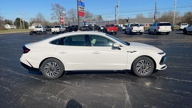 new 2024 Hyundai Sonata Hybrid car, priced at $32,915