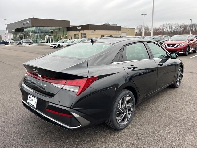 new 2025 Hyundai Elantra car, priced at $27,285