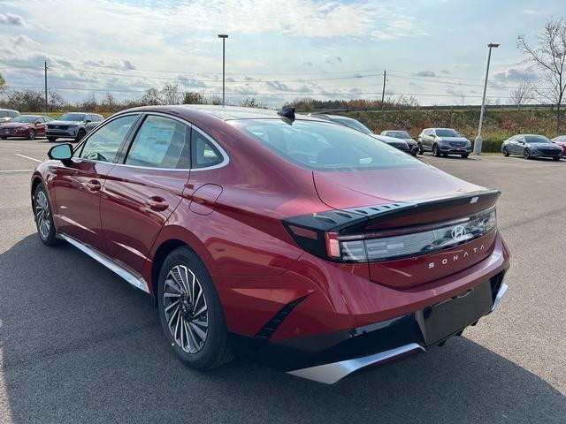 new 2025 Hyundai Sonata Hybrid car, priced at $39,625