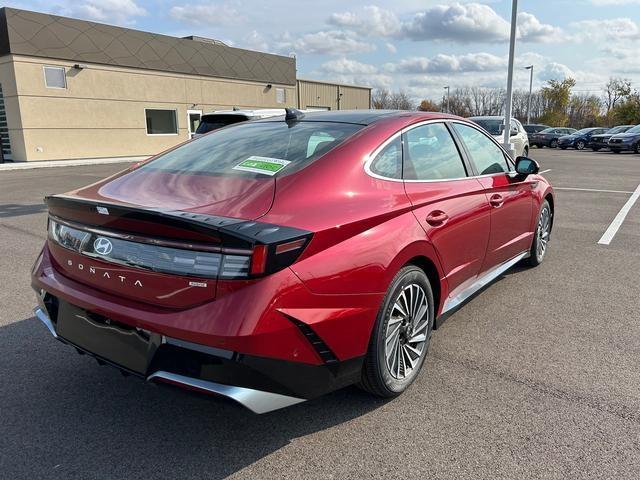 new 2025 Hyundai Sonata Hybrid car, priced at $39,625