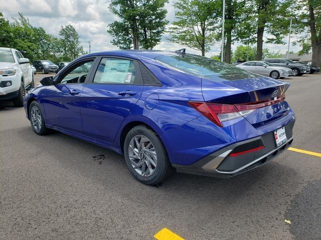 new 2024 Hyundai Elantra HEV car, priced at $27,960