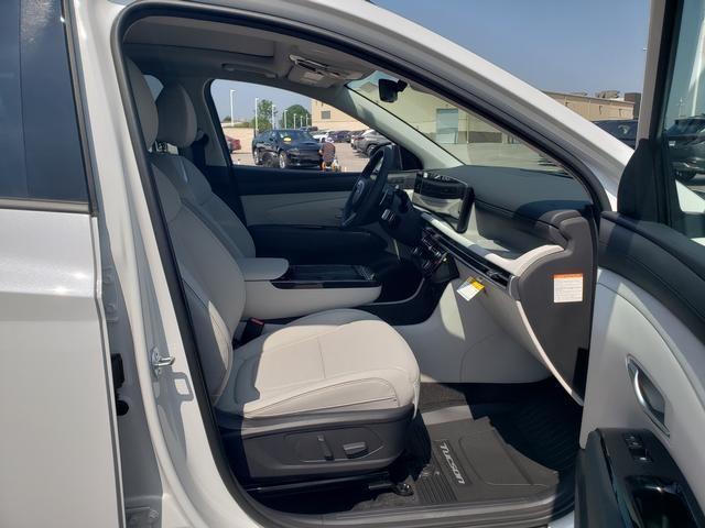 new 2025 Hyundai TUCSON Hybrid car, priced at $44,125