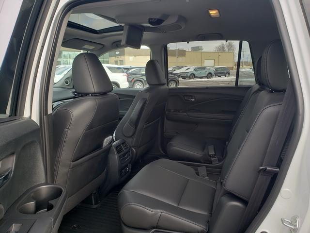 used 2022 Honda Pilot car, priced at $38,999