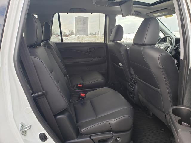 used 2022 Honda Pilot car, priced at $38,999