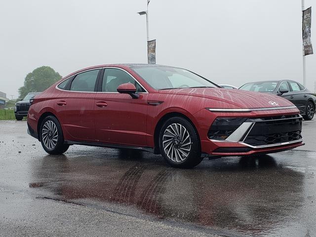 new 2025 Hyundai Sonata Hybrid car, priced at $39,357