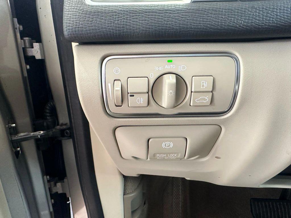 used 2014 Volvo XC60 car, priced at $8,475