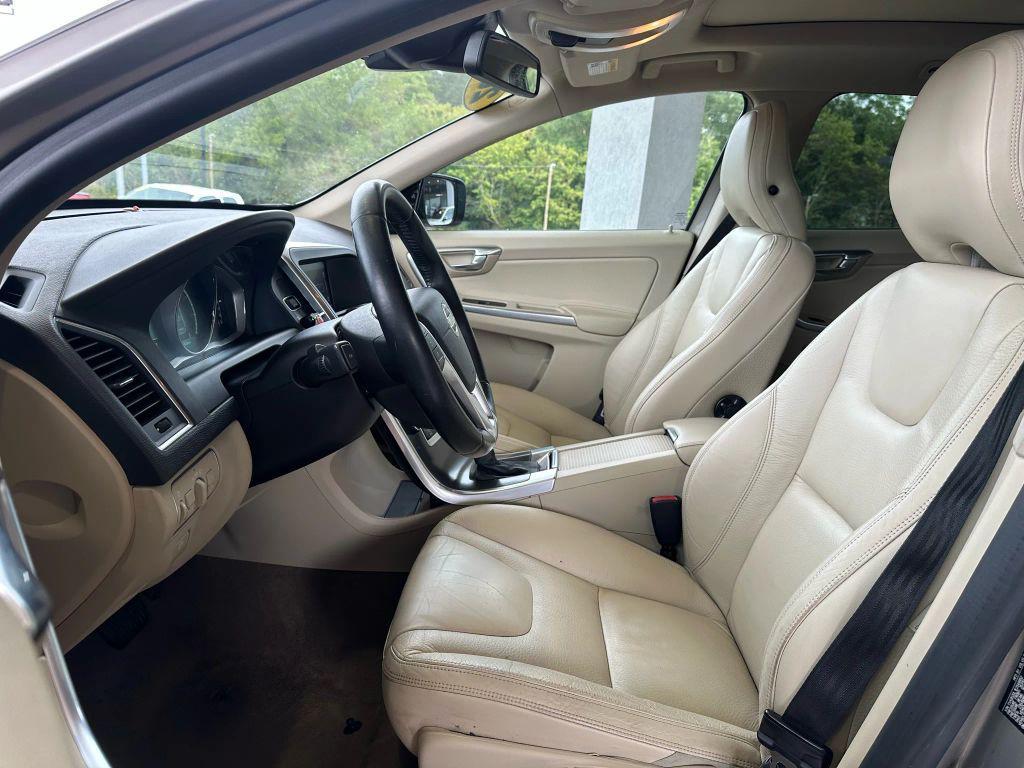 used 2014 Volvo XC60 car, priced at $8,475