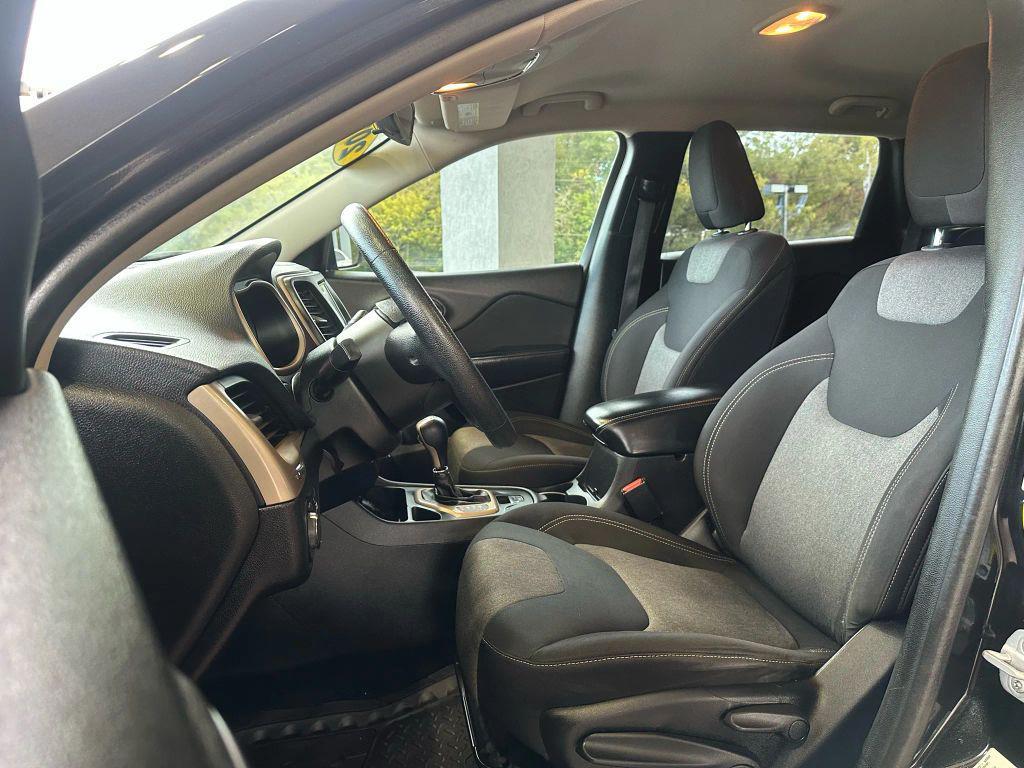 used 2014 Jeep Cherokee car, priced at $5,945