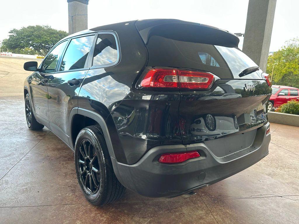 used 2014 Jeep Cherokee car, priced at $5,945