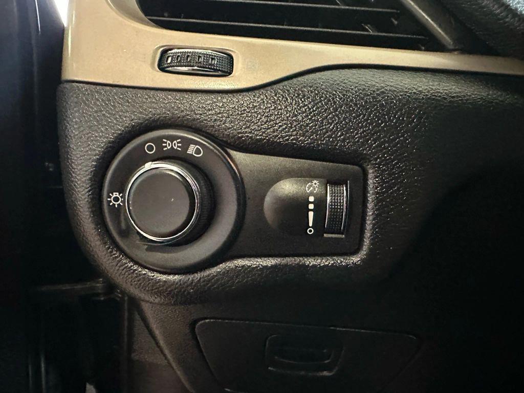 used 2014 Jeep Cherokee car, priced at $5,945