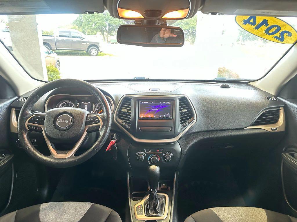 used 2014 Jeep Cherokee car, priced at $5,945