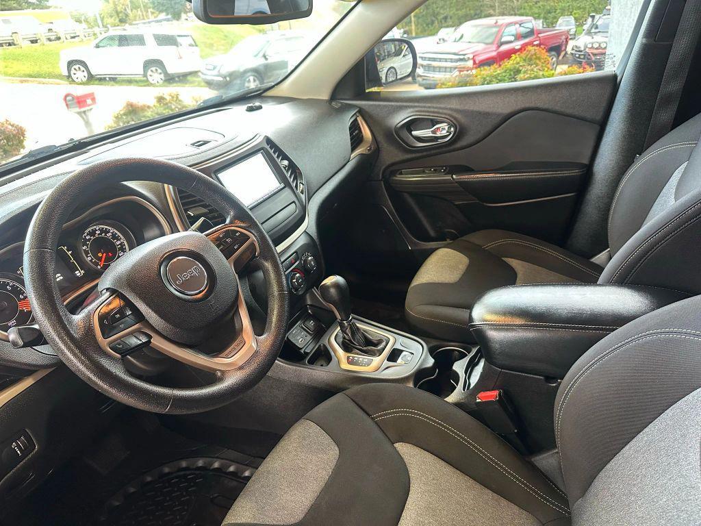 used 2014 Jeep Cherokee car, priced at $5,945