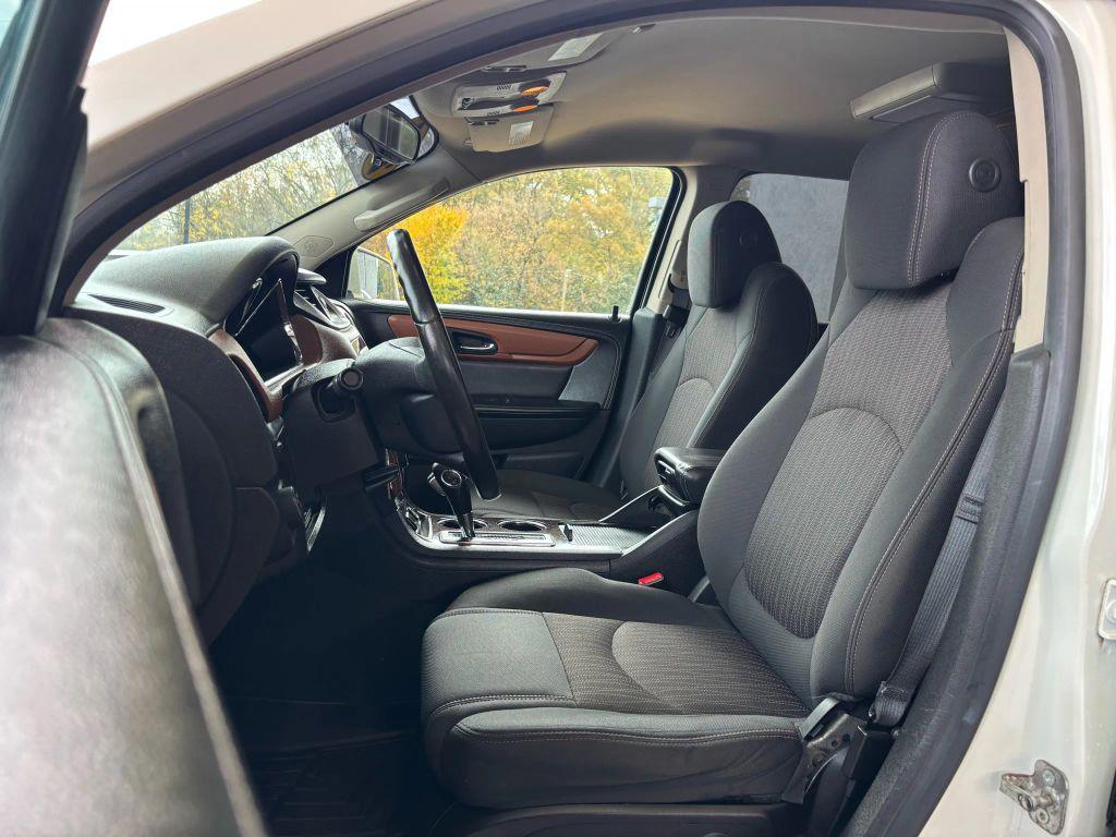 used 2015 Chevrolet Traverse car, priced at $6,895