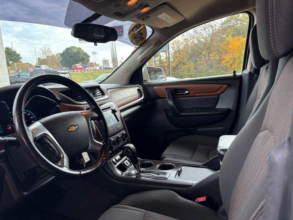used 2015 Chevrolet Traverse car, priced at $6,895