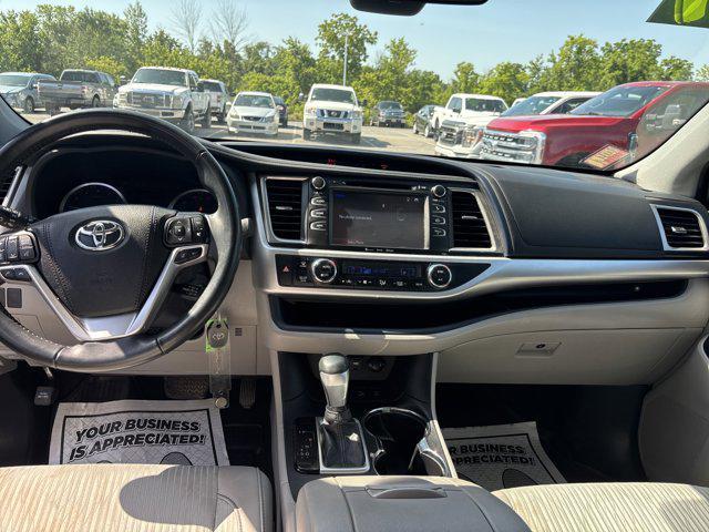 used 2019 Toyota Highlander car, priced at $25,900