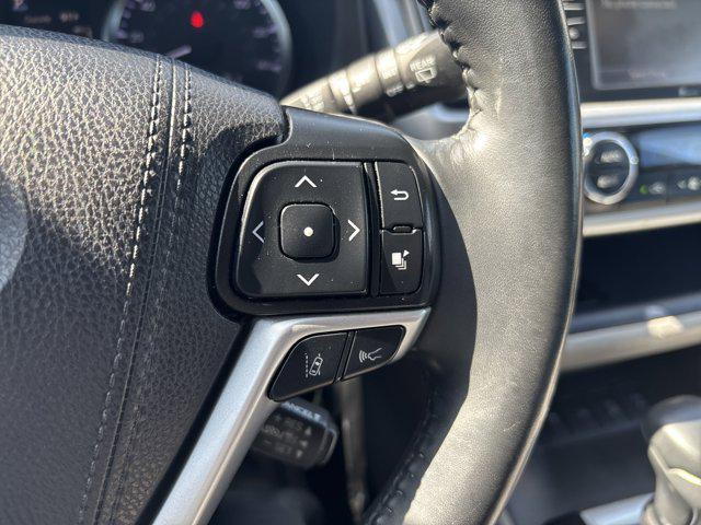 used 2019 Toyota Highlander car, priced at $25,900