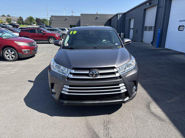 used 2019 Toyota Highlander car, priced at $25,900