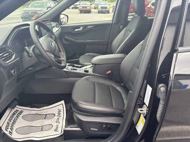 new 2025 Ford Escape car, priced at $29,699