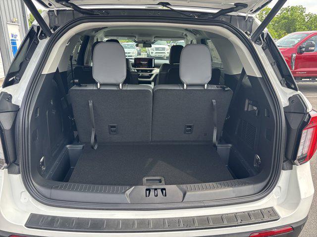 new 2025 Ford Explorer car, priced at $47,106