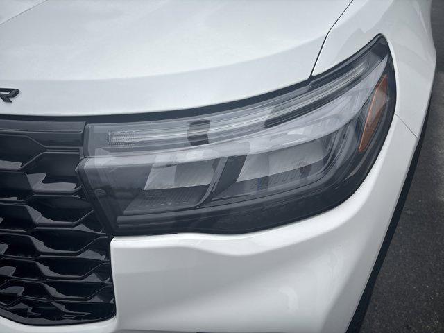 new 2025 Ford Explorer car, priced at $48,575