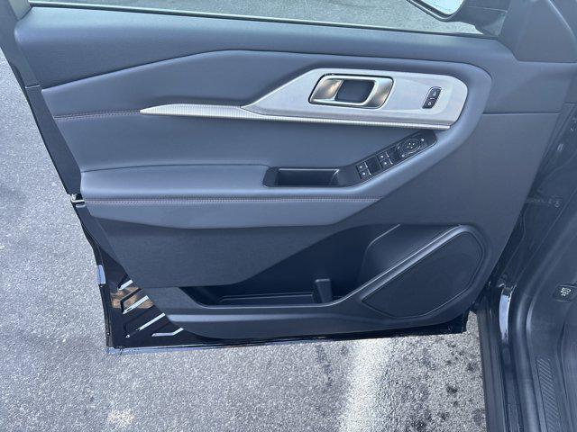 new 2025 Ford Explorer car, priced at $43,865