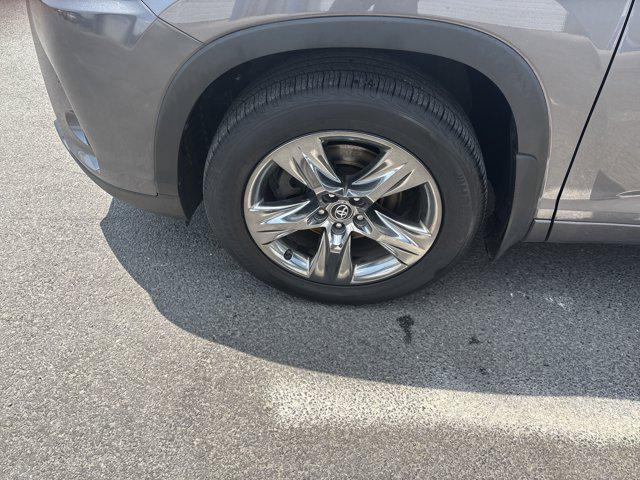 used 2017 Toyota Highlander car, priced at $23,500