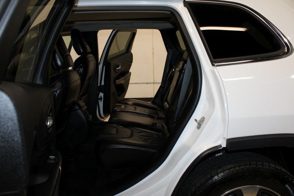 used 2019 Jeep Cherokee car, priced at $12,950