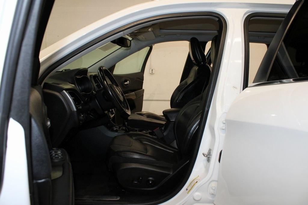 used 2019 Jeep Cherokee car, priced at $12,950