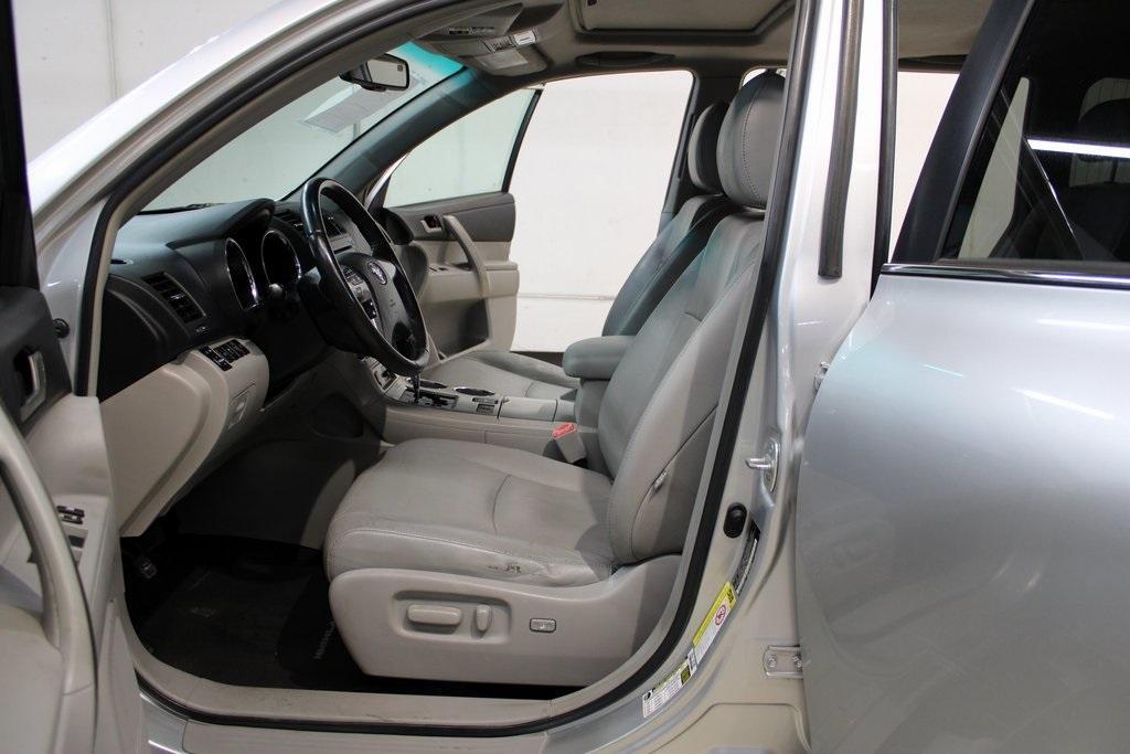 used 2012 Toyota Highlander car, priced at $10,550