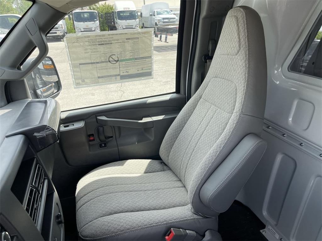 new 2025 Chevrolet Express 2500 car