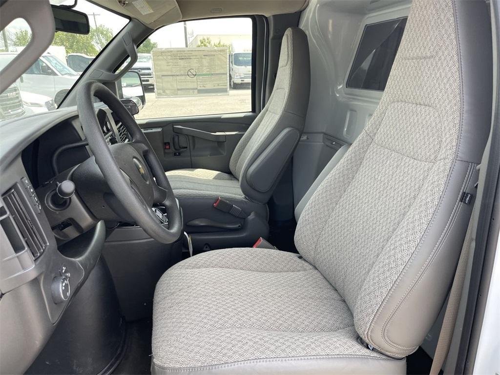 new 2025 Chevrolet Express 2500 car