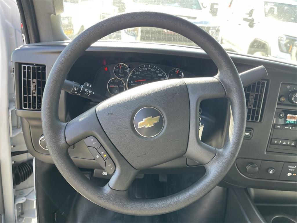 new 2025 Chevrolet Express 2500 car