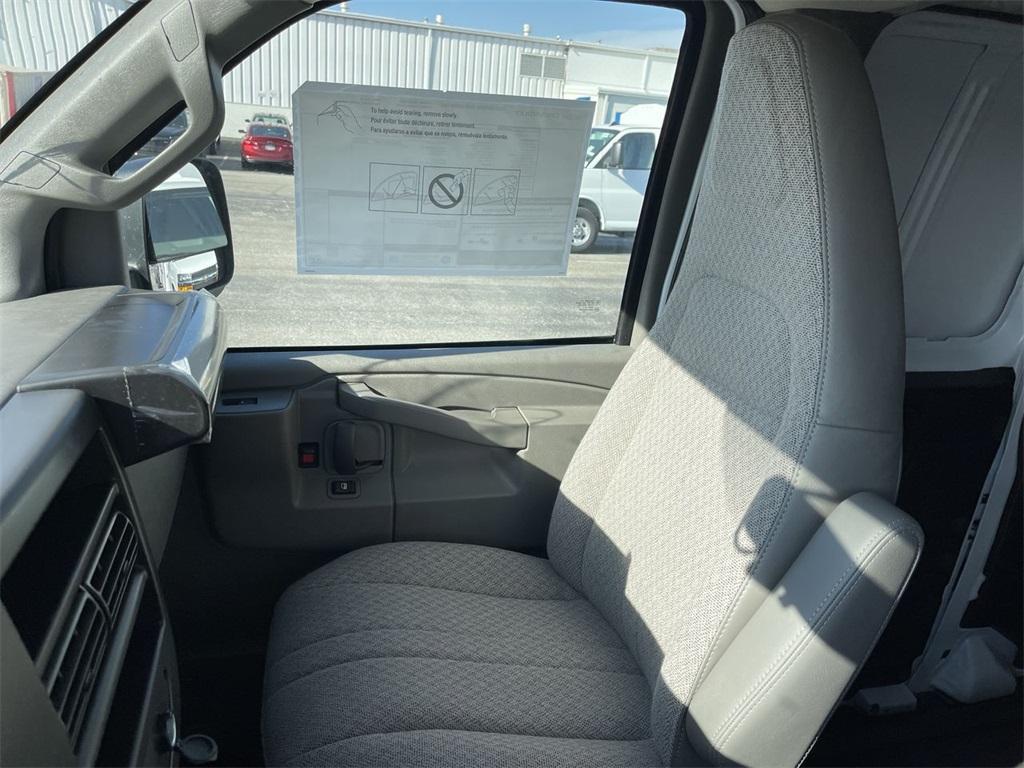 new 2025 Chevrolet Express 2500 car