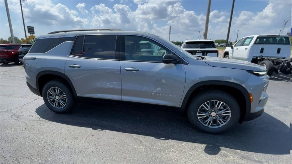 new 2025 Chevrolet Traverse car, priced at $44,255