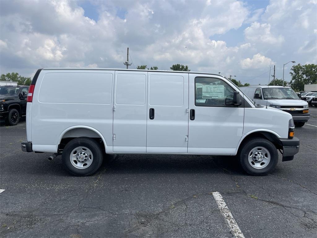 new 2025 Chevrolet Express 2500 car