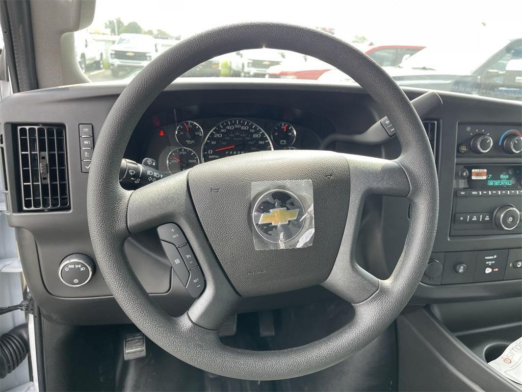 new 2025 Chevrolet Express 2500 car