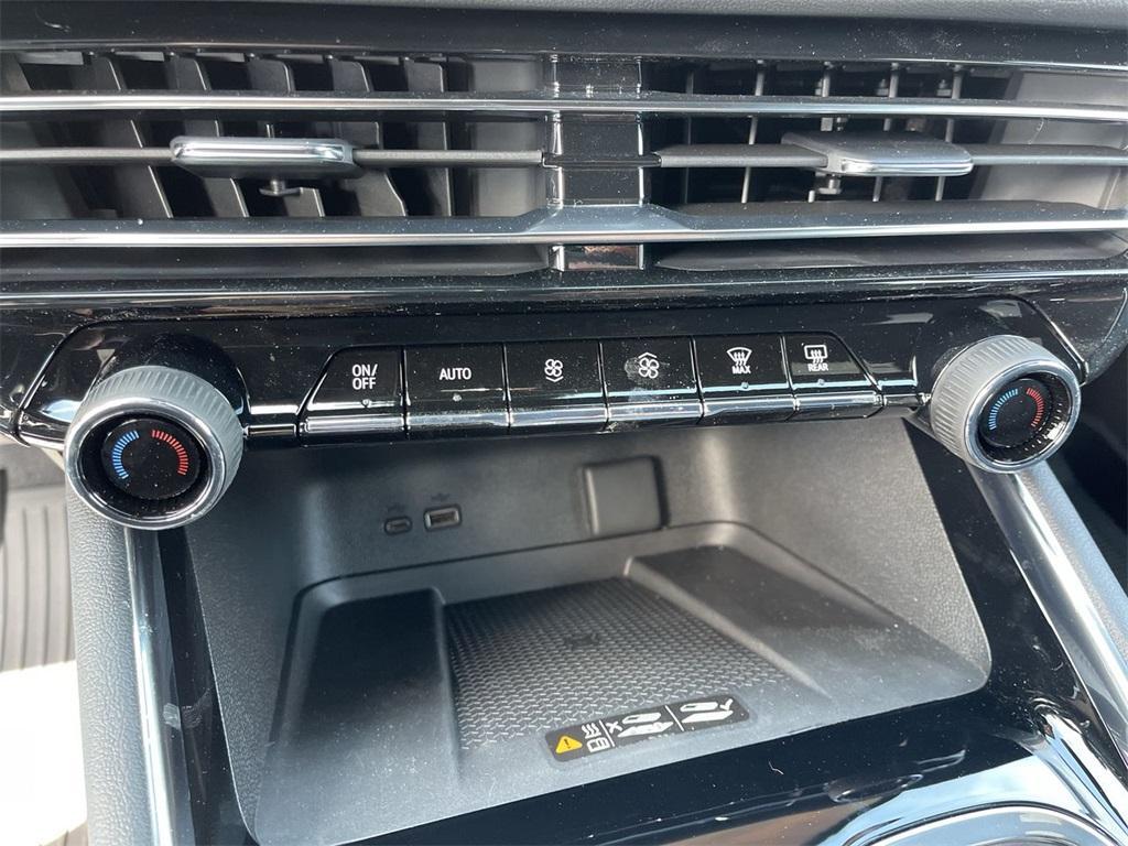 new 2025 Chevrolet Traverse car, priced at $49,844