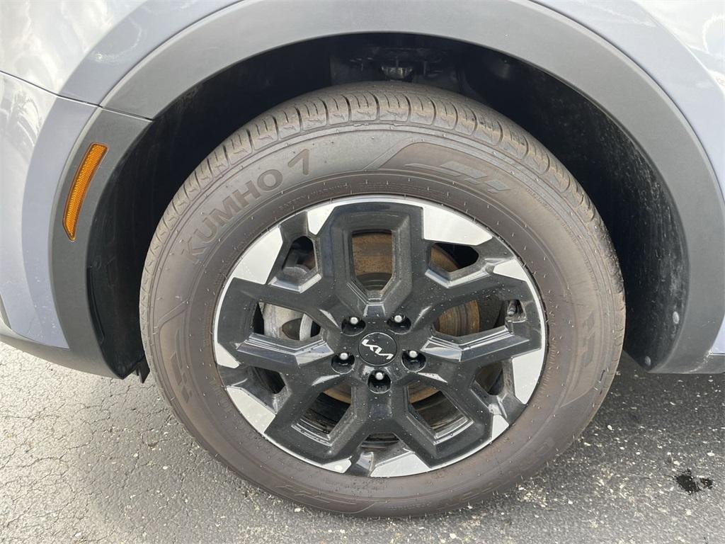 used 2024 Kia Sorento car, priced at $31,990