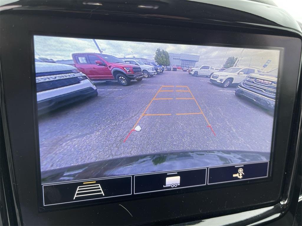 used 2021 Chevrolet Traverse car, priced at $27,990