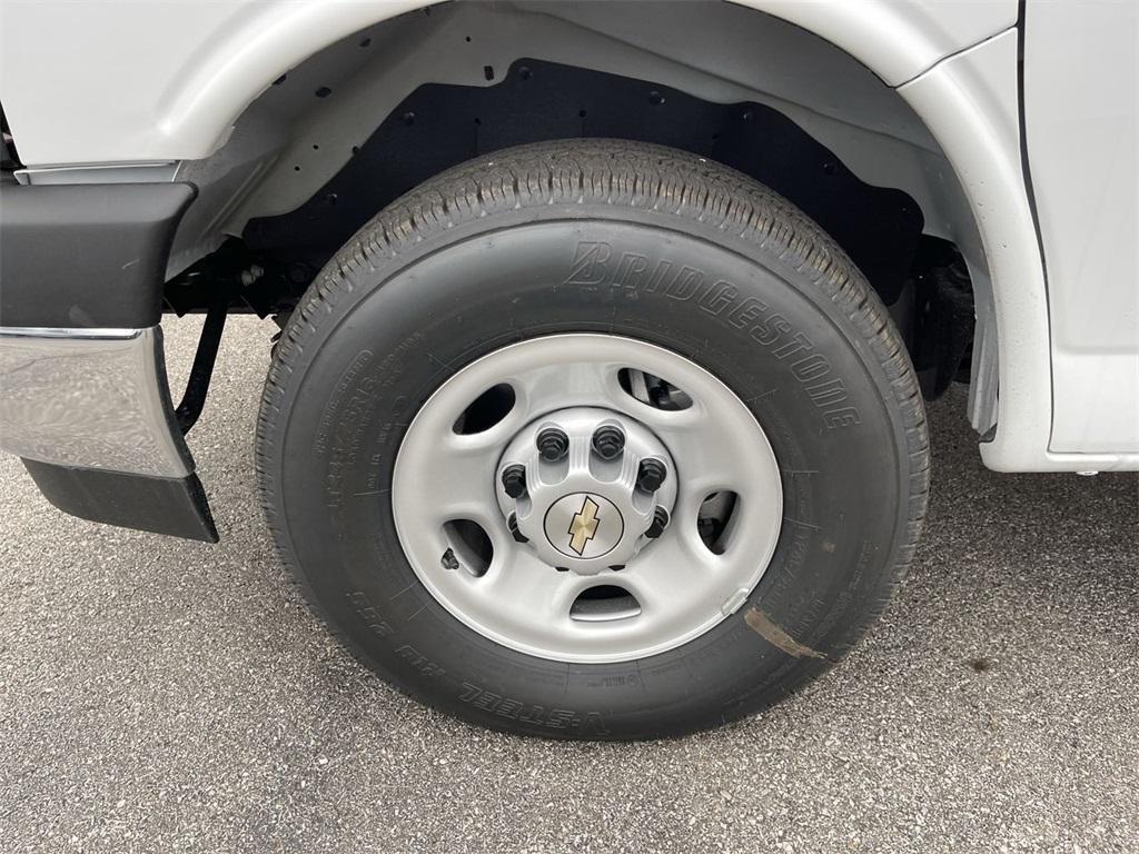 new 2025 Chevrolet Express 2500 car