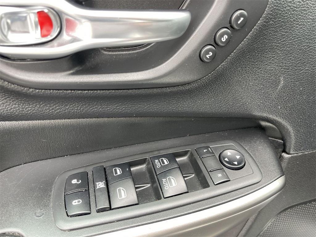 used 2020 Jeep Cherokee car, priced at $19,990