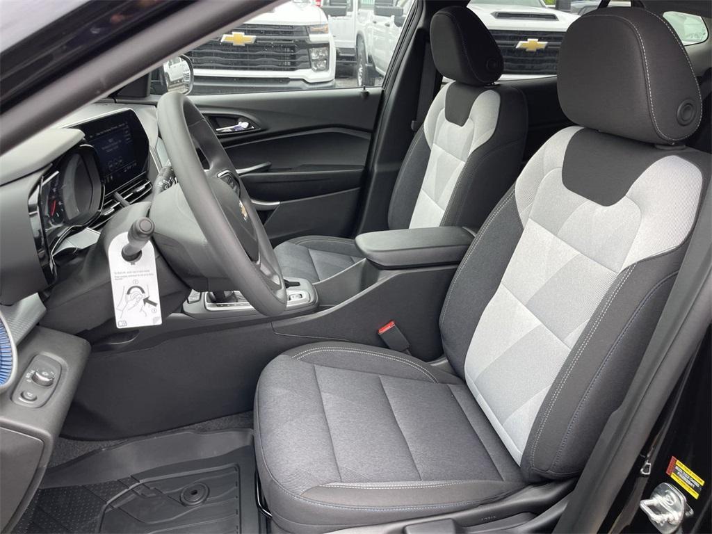 new 2025 Chevrolet Trax car, priced at $23,180